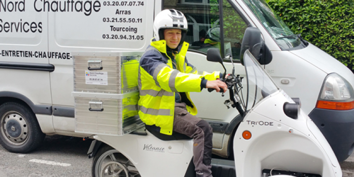 Plus de temps perdu dans les embouteillages ! A Lille, c’est désormais en scooter électrique que Nord Chauffage Services effectue le dépannage de chaudières ainsi que de petites interventions de plomberie.